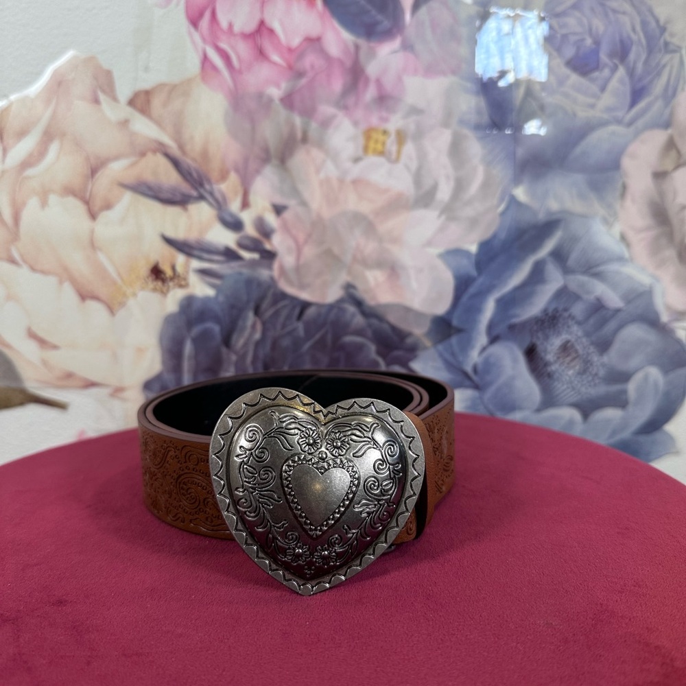New Lovers and Friends Heart Buckle Belt in Brown Silver leather western cowboy - Picture 4 of 8